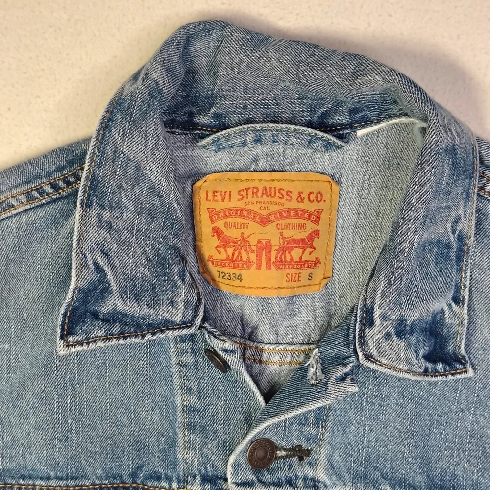 Levi's Men Trucker Jacket S Blue Denim 72334 Light Wash Classic Jean Jacket - Picture 4 of 12